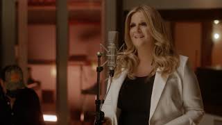 Trisha Yearwood  quotI Dare You To Lovequot Live Performance [upl. by Sanderson]