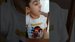 Provando Cookies Finni Tubes da Bauduco music hiphop song remix beats memes familytime humor [upl. by Oznol321]