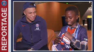 Lincroyable rencontre de Saliou avec les joueurs du Paris SaintGermain [upl. by Llewol]