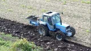 TRATTORE LANDINI 8880 con aratro Polesini [upl. by Wrennie]