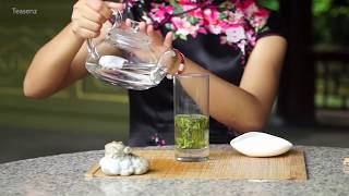 How to Steep Longjing Tea Dragon Well Green Tea In Glass [upl. by Llamaj598]