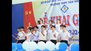 Múa quotGiữa trời rực rỡquot  LỄ KHAI GIẢNG NĂM HỌC 2024  2025 [upl. by Larok320]