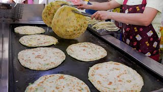 Crazy  Scallion Pancake Pan Fried Garlic Chives Dumpling Egg Cake Making蔥油餅韭菜盒蛋餅製作–Taiwan Food [upl. by Sikata722]