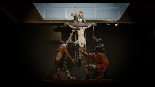 Un paso de Semana Santa entra en el Museo del Prado [upl. by Allyson345]