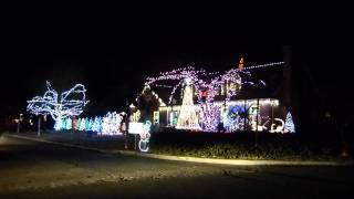 A highlyaddictive Christmas lights and music show in Wilmette [upl. by Downing]