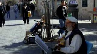 quotSHALOM ALEICHEMquot performed by David Caro in Jerusalem [upl. by Melly]