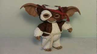 Gremlins Combat Gizmo Figure Review Rambo Gizmo by NECA [upl. by Kraus170]