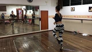 Kizomba Woman demo tarraxinha y lady style con Lucero Huitrón [upl. by Ylrehs]