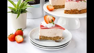 Aardbeien Bavarois Taart  Recept  Bettyskitchennl [upl. by Fara]