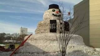 Giant Snowman of Beloit  BIFF 2011 how to build the largest snowman [upl. by Ennywg]