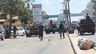 Somalie au moins sept morts dans un attentat à la bombe [upl. by Katina474]