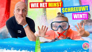 WIE HET MINST SCHREEUWT IN HET WATERPARK WINT Glijbaan Challenge ♥DeZoeteZusjes♥ [upl. by Sergei131]