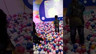 Mas Noval dan kk Andin Main mandi bola di mall cinere [upl. by Boser]