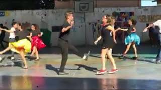 Jovenes hacen coreografia de John Travolta y Olivia Newton John Youre The One That I Want 🕺💃 [upl. by Drews]