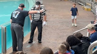 Lots of Laughs With Mime Tom at SeaWorld Orlando  Tom the Mime [upl. by Ydniahs]