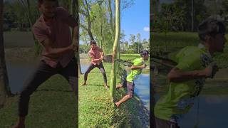 A man came from behind and cut the belt 4 funny comedyshorts comedy viralvideo funnyviralshort [upl. by Nitsua]