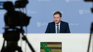 Sachsens Ministerpräsident Kretschmer kündigt strengen Lockdown ab Montag an [upl. by Enilekaj]