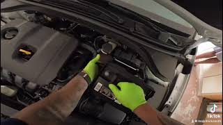 2020 Hyundai Elantra jump start battery replacement new battery [upl. by Rozek261]