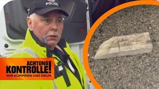 Polizei entsetzt 1kg Holzkeil ungesichert am LKW auf der Autobahn  Achtung Kontrolle  kabel eins [upl. by Mok]