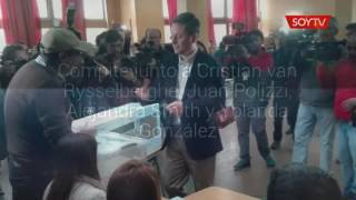 Acompañado de adherentes y candidatos a concejal llegó a votar Álvaro Ortiz en Concepción [upl. by Orlan695]