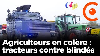 REPLAY – Agriculteurs évacués par les blindés de la Gendarmerie à la centrale Leclerc à Beychac [upl. by Clim538]