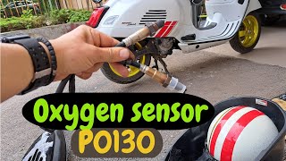 Vespa GTS 300 Lambda sensor error P0130 Replace oxygen sensor and erase error code [upl. by Remled584]