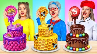 ¡Desafío de Cocinar Yo VS la Abuela Decoración de Pasteles Cocinando 24 Horas por MEGA GAME [upl. by Nicholl]