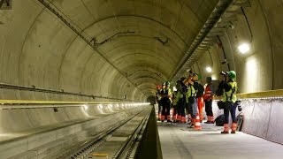 El túnel de San Gotardo el más largo y profundo del mundo [upl. by Ardni]