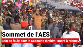 Sommet de lAES  Bain de foule pour le Capitaine Ibrahim Traoré à Niamey [upl. by Winfred]