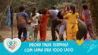 Prova final do acampamento termina em confusão com lama  A Infância De Romeu e Julieta [upl. by Ynnohj]