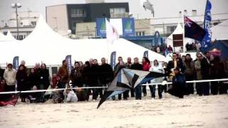 Richard Debray  Freestyle kite champion  Berck 2009 [upl. by Mauve664]