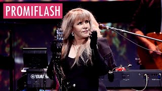 Stevie Nicks kehrt endlich zu quotSaturday Night Lifequot zurück [upl. by Terrel]