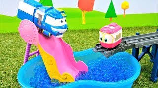 Oyuncak tren Kay arkadaşı Sallyi ararken otobüs Tayo Paw Patrol Skye Robocar Poli ile görüştü [upl. by Leann]