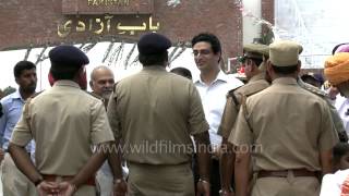 Indias BSF present sweets as Independence day greetings to Pakistan Rangers [upl. by Randee894]