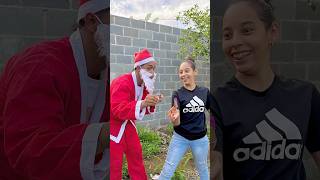 Cuando una niña trae tilos artificiales a Santa Claus 🎅🧨💥🤣 shorts navidad comedy [upl. by Ellecrad]