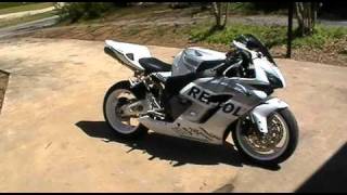 White Repsol CBR1000RR 2004 [upl. by Ozkum]