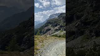 Percorrendo l’Alta Via in vista del Rifugio Longoni valmalenco [upl. by Lessirg]