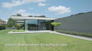 Moderne laagbouwwoning met geslaagde glasgevelsteen combinatie [upl. by Redmund243]