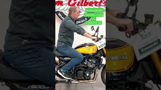 Kawasaki Z900RS Cafe vs Z900RS SE seating position compared [upl. by Oihsoy]