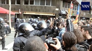 Un miembro de los Mossos dEsquadra se enfrenta a sus compañeros [upl. by Nolrev]