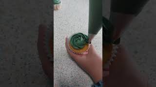 Cupcake Piping Technique Tutorial Buttercream Decorating techniques and Ideas Flowers Roseviral [upl. by Anicul]