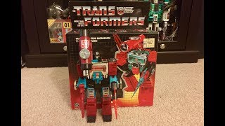 TRANSFORMERS G1 AUTOBOT PERCEPTOR UNBOXING TOY REVIEW [upl. by Wincer]