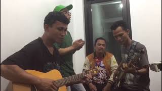 Spontan Uhuyy Bukan cinta pertama  Kaktuz Band live akustik [upl. by Oiratnom902]