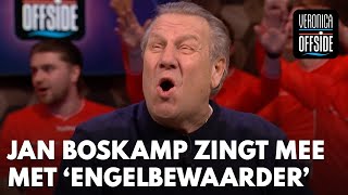 Goud Jan Boskamp zingt voorafgaand aan Veronica Offside mee met Engelbewaarder en Sweet Caroline [upl. by Iaras375]