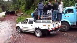 RUTA EXTREMA EN LA SELVA PERUANA  CAMIONETA CRUZANDO RÍOS [upl. by Ffoeg520]