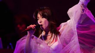 中森明菜、04年全国ツアーで総決算的な演出 アイドル時代彷彿の衣装、当時の振り付けで23曲熱唱 以後の音楽活動占う分岐点に [upl. by Lydon]