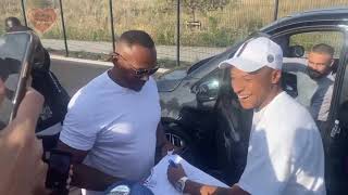 Dismissed from the PSG Japan tour Kylian Mbappé signs autographs and takes selfies mbappe [upl. by Odnalo]