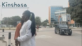 Marcher dans les rues de Kinshasa un dimanche de Barumbu à Gombe 🇨🇩 [upl. by Duwalt]