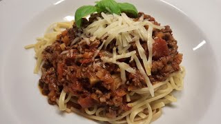 Bolognese Soße Rezept einfach erklärt [upl. by Dougal345]