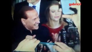 Berlusconi assediato dai tifosi prima di Milan Carpi 0 0  2142016 [upl. by Eiluj]